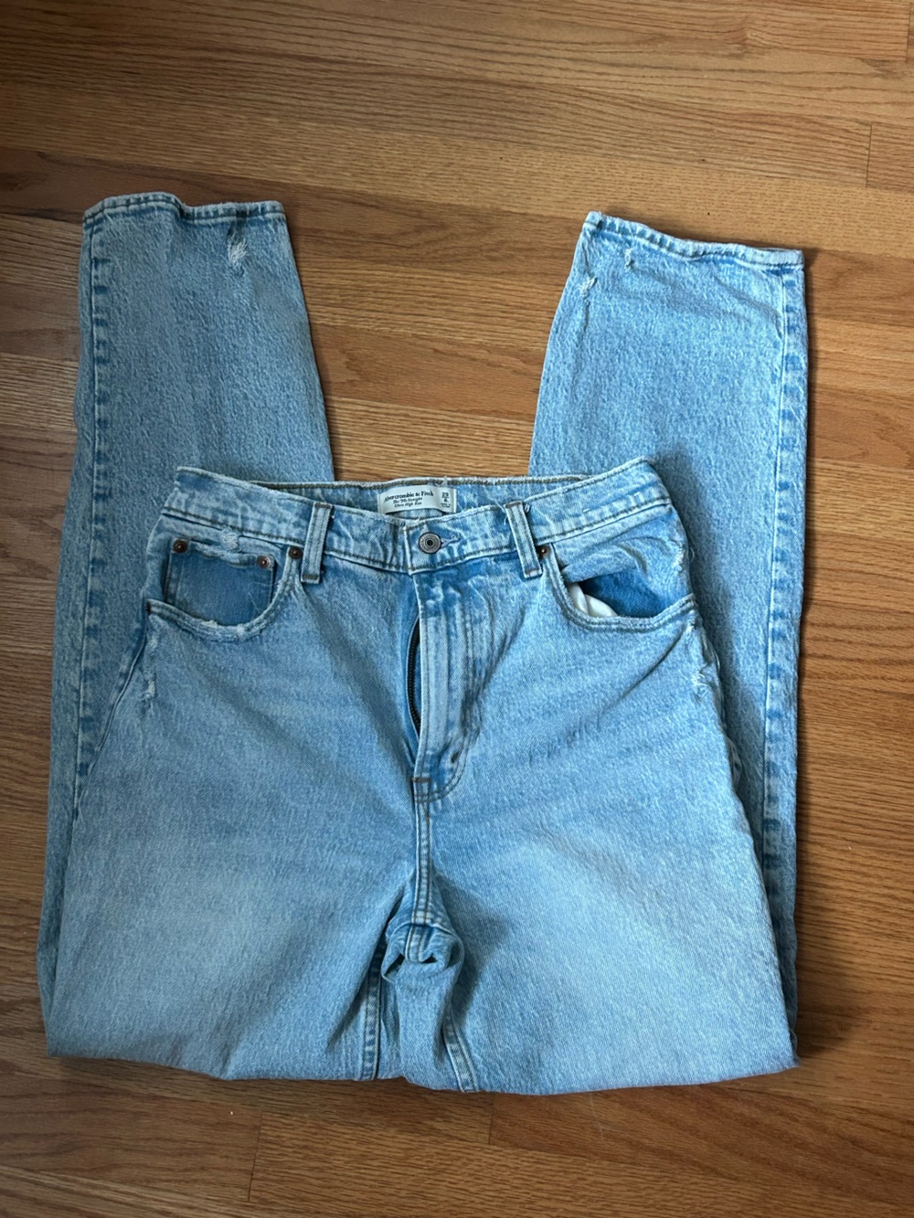 Abercrombie The 90’s Straight Ultra High Rise Jeans